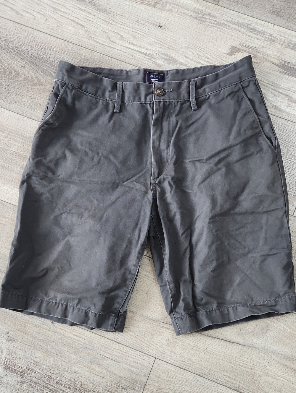 Gap Khakis Men's Charcoal Grey Lived In Shorts - Classic Everyday Chino